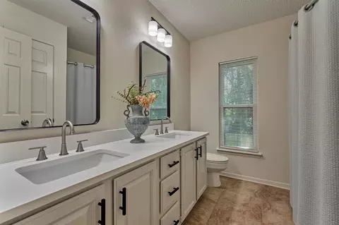 Bath - 71 Breezy Point Pl, Spring, TX 77381 photo 5 of 5