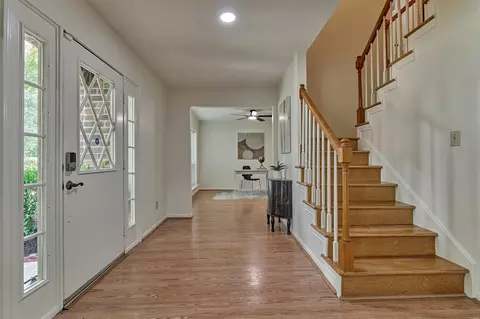 Entry Way - 71 Breezy Point Pl, Spring, TX 77381 photo 2 of 4