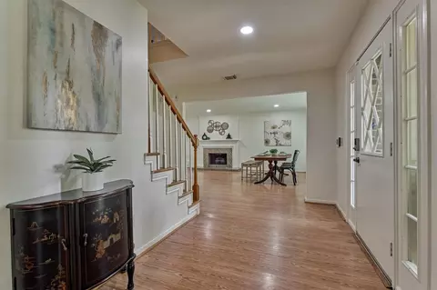 Entry Way - 71 Breezy Point Pl, Spring, TX 77381 photo 3 of 4