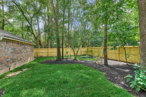 Exterior - 71 Breezy Point Pl, Spring, TX 77381 photo 2 of 4