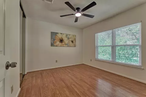 Bedroom - 71 Breezy Point Pl, Spring, TX 77381 photo 4 of 5