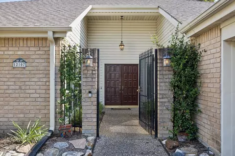 12107 Burgoyne Dr, Houston, TX 77077