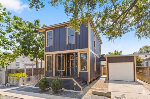 1311 37th St, Galveston, TX 77550