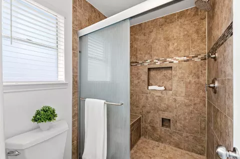 Bath - 25514 Lancewood Dr, Spring, TX 77373 photo 2 of 4