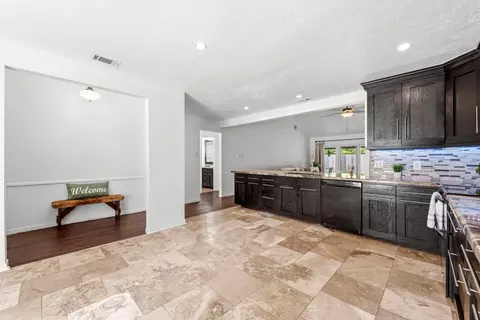 Entry Way - 25514 Lancewood Dr, Spring, TX 77373 photo 4 of 5