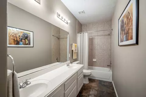 Bath - 6811 Pinehearth Ct, Spring, TX 77379 photo 3 of 4