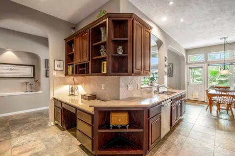 Kitchen - 6811 Pinehearth Ct, Spring, TX 77379 photo 2 of 3