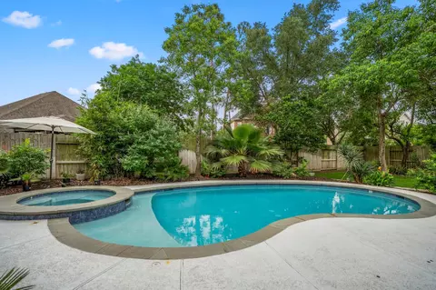 Exterior - 6811 Pinehearth Ct, Spring, TX 77379 photo 5 of 11