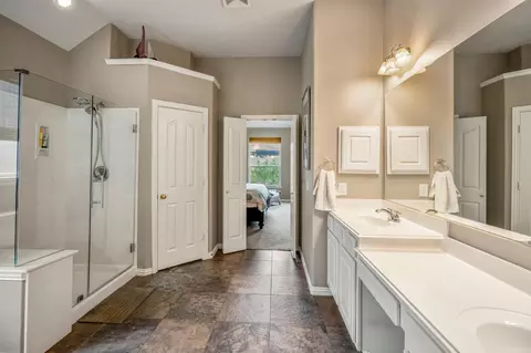 Bath - 6811 Pinehearth Ct, Spring, TX 77379 photo 2 of 4