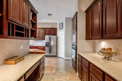 Kitchen - 6811 Pinehearth Ct, Spring, TX 77379 photo 3 of 3
