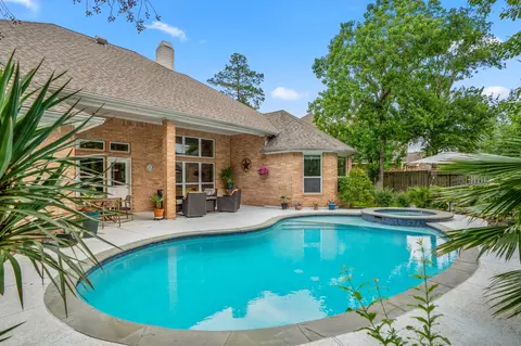 Exterior - 6811 Pinehearth Ct, Spring, TX 77379 photo 8 of 11
