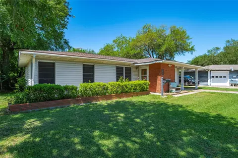 1216 15th Ave N, Texas City, TX 77590