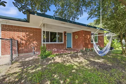 1918 51st St, Galveston, TX 77551