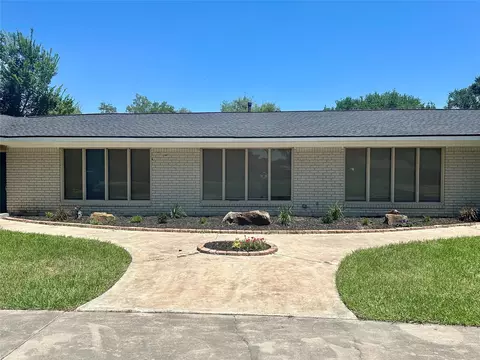 601 W 6th Street Aly W, Bay City, TX 77414