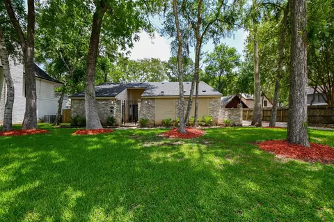 1710 Wildwood Ln, Richmond, TX 77406