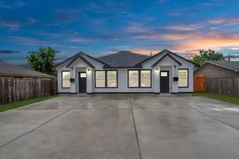 5125 Chennault St #A/B, Houston, TX 77033
