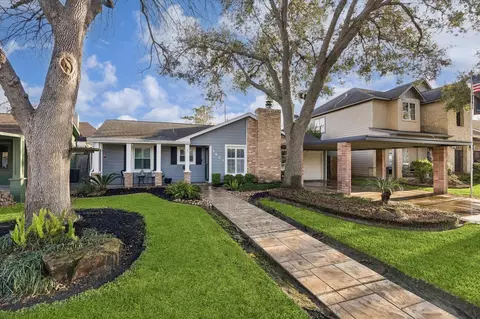 1423 Richelieu Ln, Houston, TX 77018