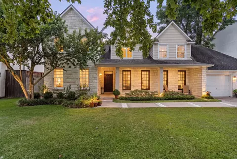 5321 Pocahontas St, Bellaire, TX 77401