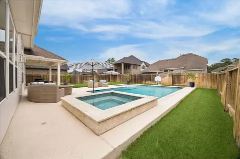 Exterior - 32111 Aspen Grove Ct, Spring, TX 77386 photo 6 of 10