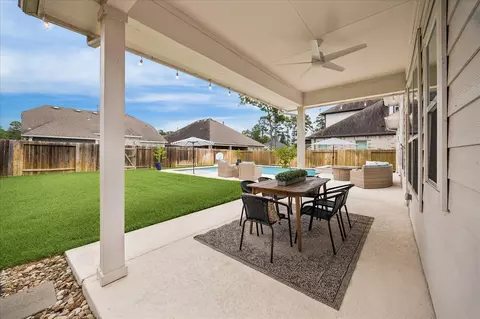 Exterior - 32111 Aspen Grove Ct, Spring, TX 77386 photo 7 of 10