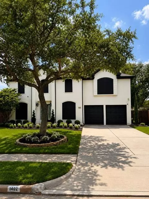 1902 La Salle St, Friendswood, TX 77546