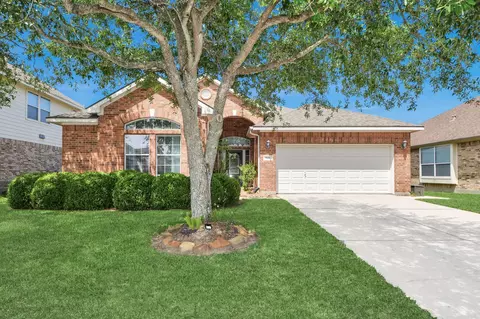 945 Autumn Brook St, Seabrook, TX 77586