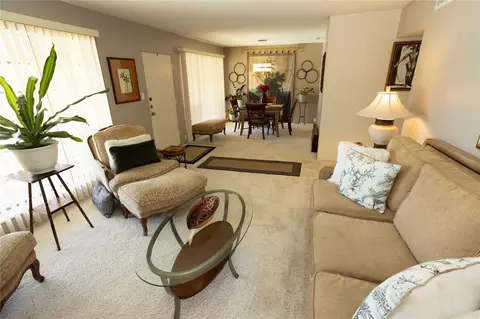 2101 Fountain View Dr #56, Houston, TX 77057