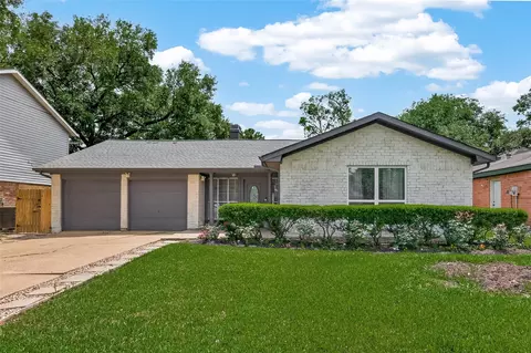 2307 Clearbrook Dr, Missouri City, TX 77489