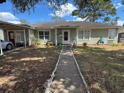 608 Avenue K, El Campo, TX 77437