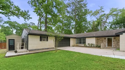 254 Springs Edge Dr, Montgomery, TX 77356