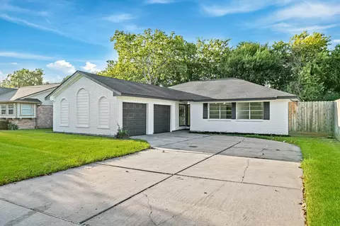 11918 Stroud Dr, Houston, TX 77072
