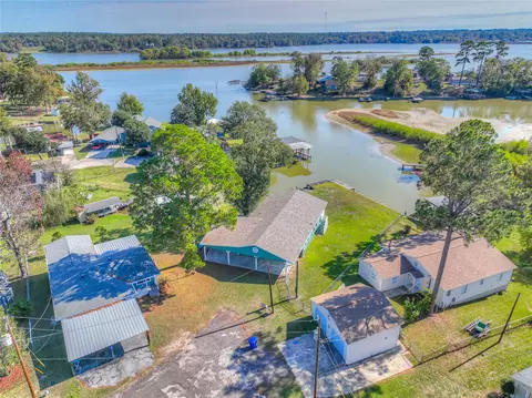 1575 Yaupon Cove Dr, Onalaska, TX 77360