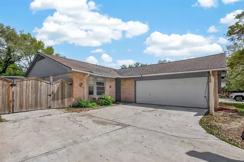 16643 Seawolf Dr, Houston, TX 77062