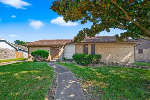 4407 Yosemite Dr, Pasadena, TX 77504