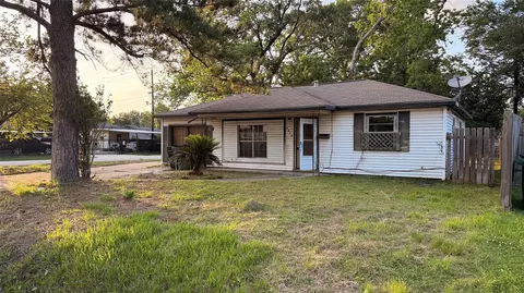 2918 Stallings Dr, Houston, TX 77088