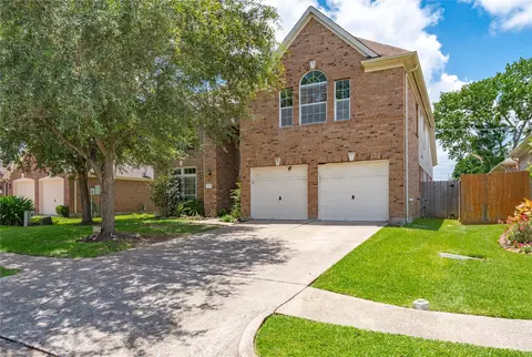 327 Holly Branch Ln, Kemah, TX 77565