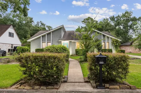 2938 Brookdale Dr, Houston, TX 77339