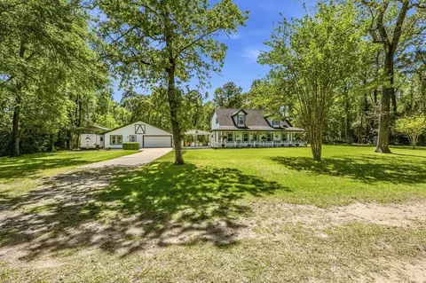47 D Dana Dr, New Waverly, TX 77358