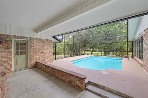 Exterior - 23 Amherst Ct, Conroe, TX 77304 photo 4 of 6