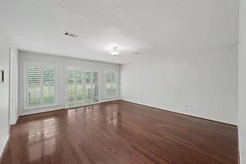 Living - 23 Amherst Ct, Conroe, TX 77304 photo 4 of 6