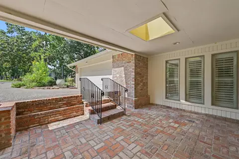Exterior - 23 Amherst Ct, Conroe, TX 77304 photo 5 of 6