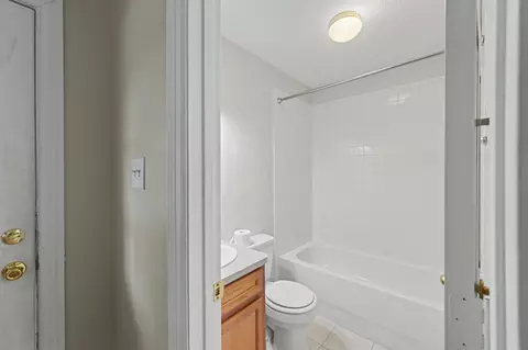Bath - 23 Amherst Ct, Conroe, TX 77304 photo 3 of 3