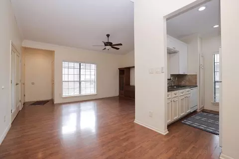 2001 Bering Dr #2F, Houston, TX 77057