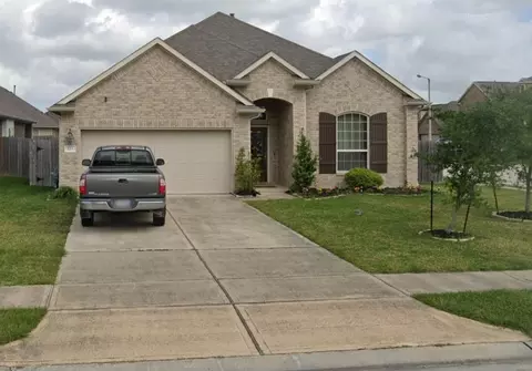 223 Rochester Trail Ln, Dickinson, TX 77539