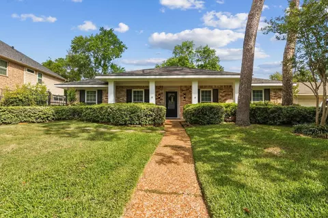 13810 Saint Marys Ln, Houston, TX 77079