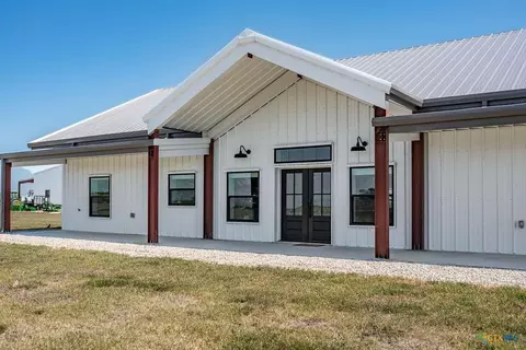 55 State Highway 316, Port Lavaca, TX 77979