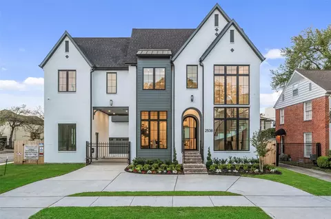 2538 Addison Rd, Houston, TX 77030