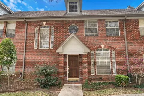1405 El Camino Village Dr, Houston, TX 77058