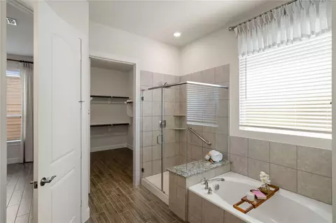 Bath - 516 Nokota Dr, Spring, TX 77382 photo 2 of 3