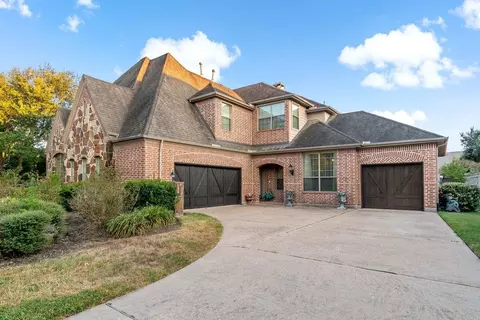 22 Waters Lake Blvd, Missouri City, TX 77459